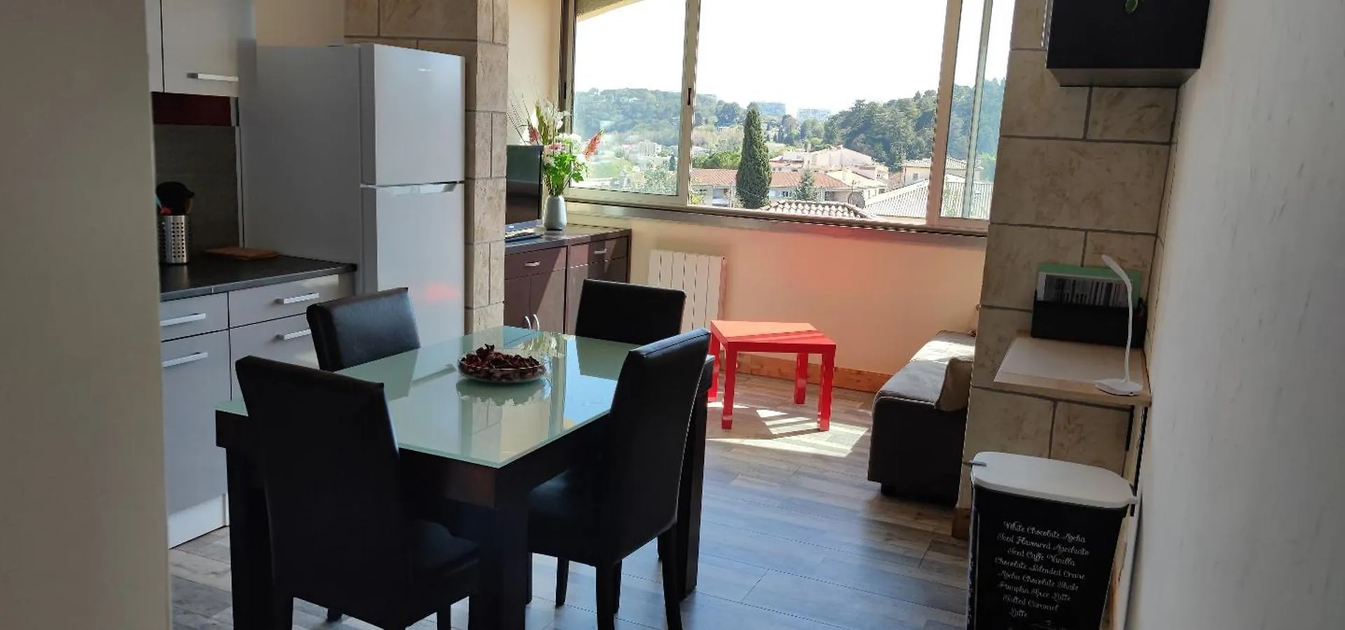 Charmant 2 Pieces Vue Mer Et Chateau Et Parking Villeneuve-Loubet